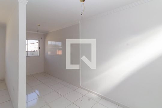 Cozinha de casa de condomínio para alugar com 2 quartos, 101m² em Vila Carmosina, São Paulo