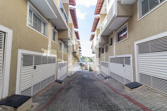 Área comum de casa de condomínio para alugar com 2 quartos, 101m² em Vila Carmosina, São Paulo