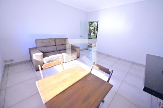 Sala/Cozinha de casa para alugar com 3 quartos, 80m² em Chácaras Califórnia, Goiânia