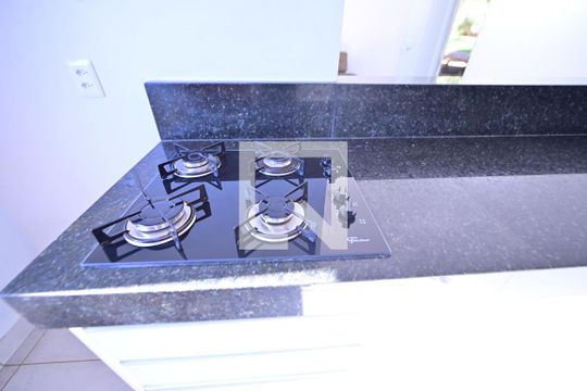 Sala/Cozinha de casa para alugar com 3 quartos, 80m² em Chácaras Califórnia, Goiânia