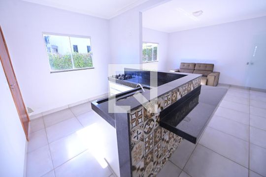 Sala/Cozinha de casa para alugar com 3 quartos, 80m² em Chácaras Califórnia, Goiânia