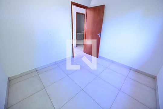 Quarto de casa para alugar com 3 quartos, 80m² em Chácaras Califórnia, Goiânia