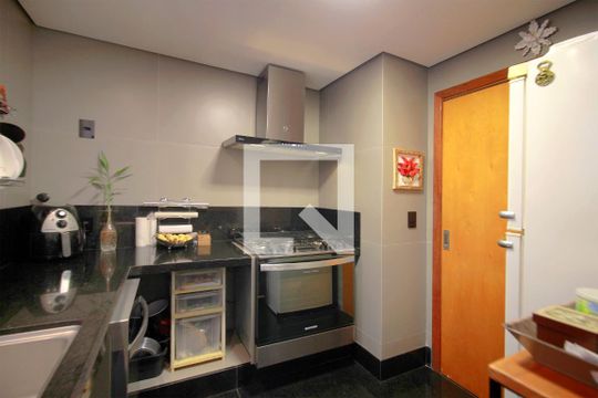 Cozinha de apartamento à venda com 4 quartos, 360m² em Buritis, Belo Horizonte
