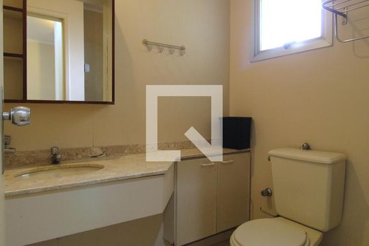 Banheiro de apartamento para alugar com 1 quarto, 33m² em Vila Uberabinha, São Paulo