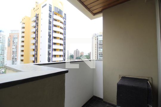 Varanda Sala/Cozinha de apartamento para alugar com 1 quarto, 33m² em Vila Uberabinha, São Paulo