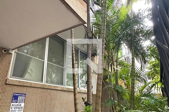 Plaquinha de apartamento para alugar com 4 quartos, 243m² em Copacabana, Rio de Janeiro