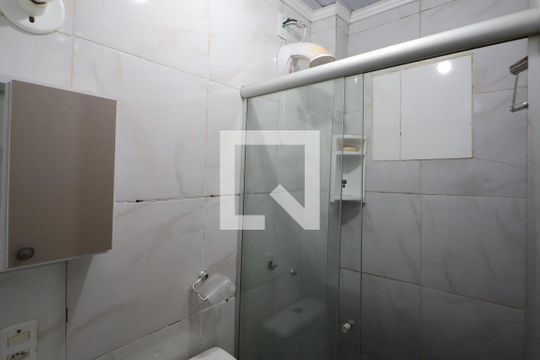 Banheiro de kitnet/studio para alugar com 1 quarto, 26m² em Rio Branco, Canoas