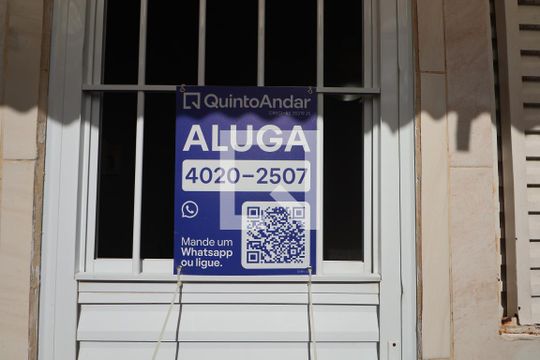 Placa de kitnet/studio para alugar com 1 quarto, 26m² em Rio Branco, Canoas