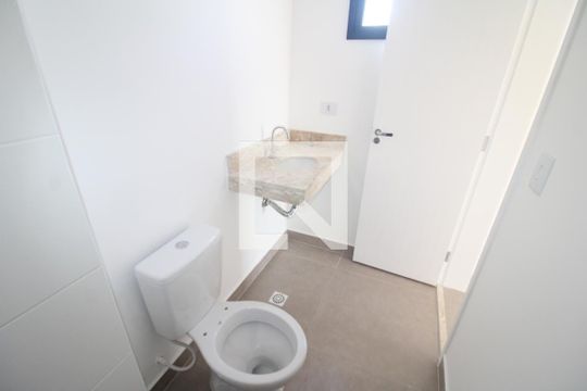 Banheiro de kitnet/studio à venda com 1 quarto, 37m² em Vila Ester (zona Norte), São Paulo