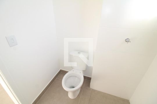 Banheiro de apartamento à venda com 1 quarto, 48m² em Vila Ester (zona Norte), São Paulo