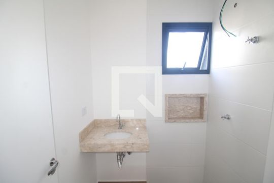 Banheiro de apartamento à venda com 2 quartos, 51m² em Vila Ester (zona Norte), São Paulo