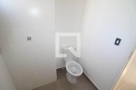Banheiro de apartamento à venda com 2 quartos, 51m² em Vila Ester (zona Norte), São Paulo