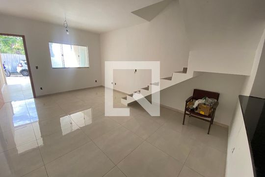 Sala de casa à venda com 3 quartos, 170m² em Taquara, Rio de Janeiro