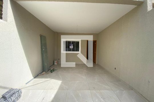 Garagem de casa à venda com 3 quartos, 170m² em Taquara, Rio de Janeiro