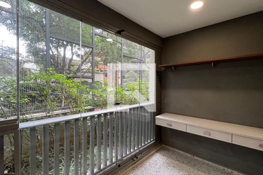 Varanda de kitnet/studio para alugar com 1 quarto, 25m² em Sumarezinho, São Paulo