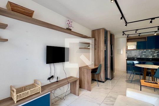 Sala de TV de apartamento para alugar com 1 quarto, 40m² em Cerqueira César, São Paulo