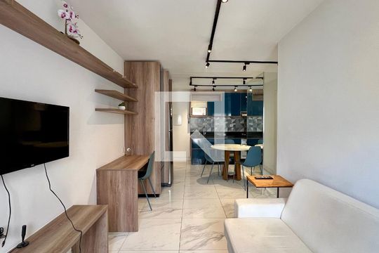 Sala de TV de apartamento para alugar com 1 quarto, 40m² em Cerqueira César, São Paulo