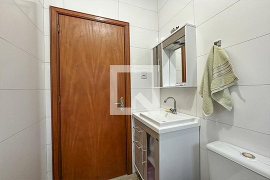 Banheiro da Suíte de casa para alugar com 2 quartos, 90m² em São José, São Leopoldo