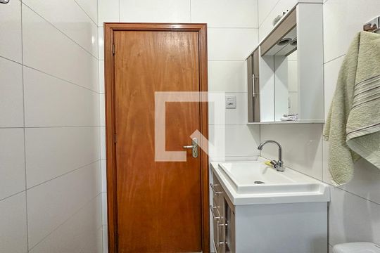 Banheiro da Suíte de casa para alugar com 2 quartos, 90m² em São José, São Leopoldo