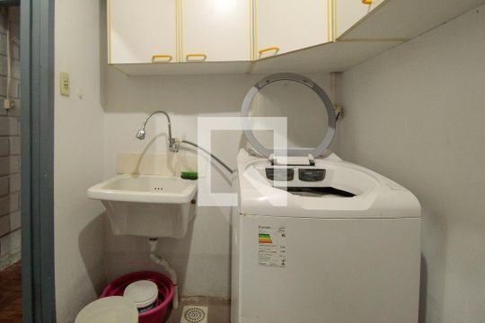 Área de Serviço de casa à venda com 5 quartos, 224m² em Jardim do Salso, Porto Alegre