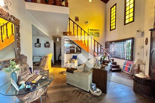Sala de casa à venda com 4 quartos, 265m² em Feitoria, São Leopoldo
