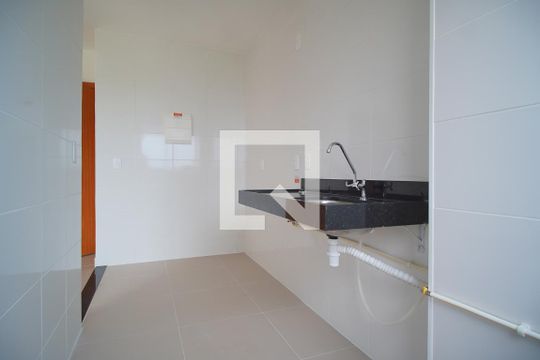 Cozinha de apartamento à venda com 2 quartos, 42m² em Humaitá, Porto Alegre