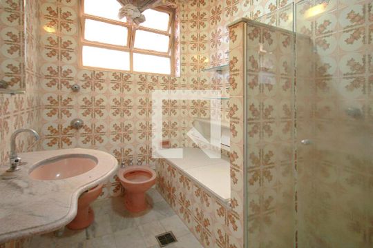 Banheiro de apartamento à venda com 4 quartos, 128m² em São Pedro, Belo Horizonte