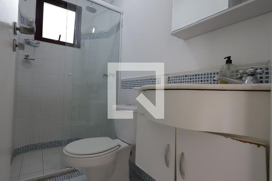 Banheiro de apartamento à venda com 1 quarto, 62m² em Vila Suzana, São Paulo