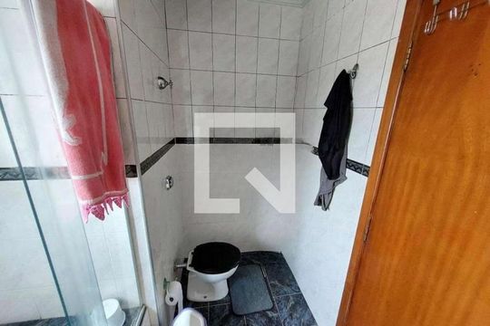 Banheiro de casa para alugar com 2 quartos, 230m² em Jardim Ester, São Paulo