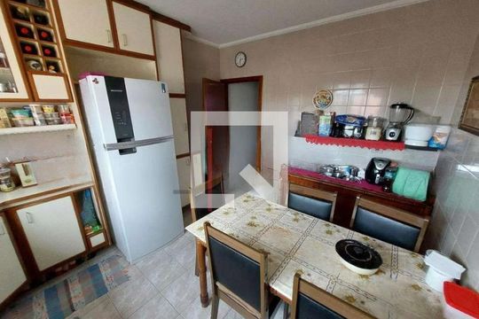 Cozinha de casa para alugar com 2 quartos, 230m² em Jardim Ester, São Paulo