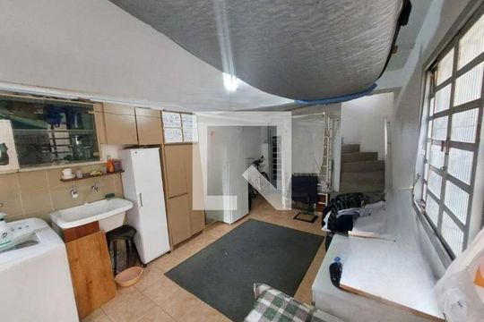 Lavanderia de casa para alugar com 2 quartos, 230m² em Jardim Ester, São Paulo