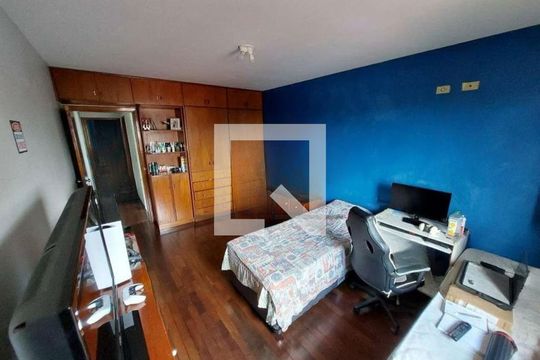 Quarto de casa para alugar com 2 quartos, 230m² em Jardim Ester, São Paulo