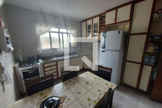Cozinha de casa para alugar com 2 quartos, 230m² em Jardim Ester, São Paulo