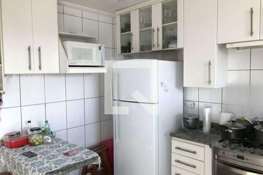 Cozinha de casa para alugar com 3 quartos, 240m² em Jardim Ester, São Paulo