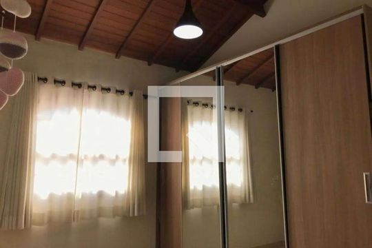 Quarto de casa para alugar com 3 quartos, 240m² em Jardim Ester, São Paulo