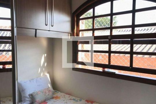 Quarto de casa para alugar com 3 quartos, 240m² em Jardim Ester, São Paulo