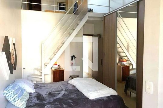 Quarto de casa para alugar com 3 quartos, 240m² em Jardim Ester, São Paulo