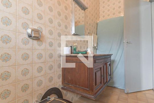 Banheiro da Suíte de casa à venda com 2 quartos, 145m² em Vila Guarani (zona Sul), São Paulo