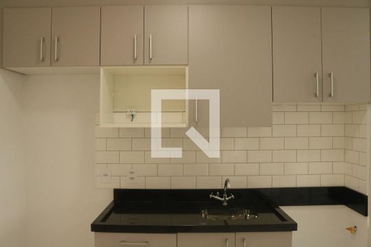 Cozinha de apartamento para alugar com 2 quartos, 37m² em Água Branca, São Paulo