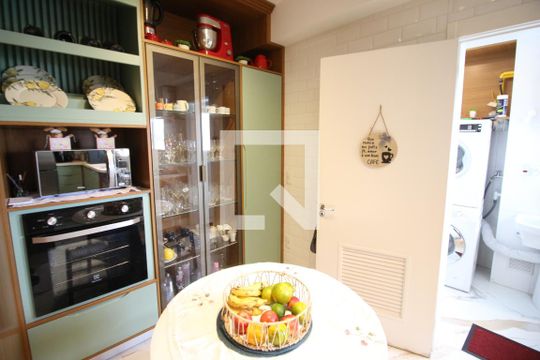 Cozinha de apartamento à venda com 3 quartos, 125m² em Centro, Osasco