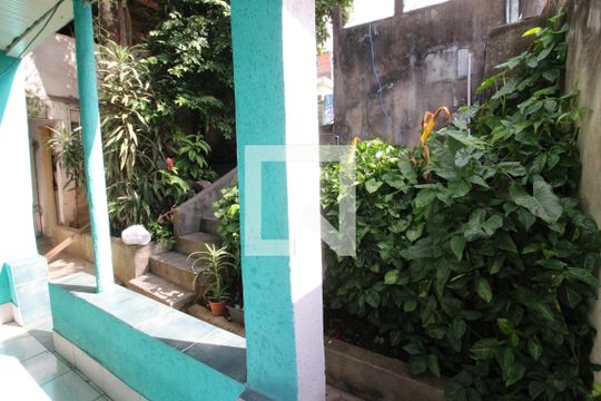Quintal de casa à venda com 2 quartos, 143m² em Jaguaribe, Osasco