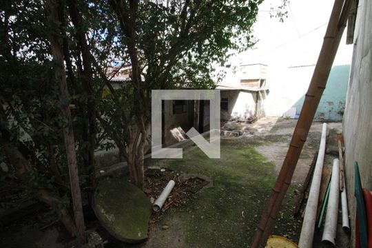 Quintal de casa à venda com 2 quartos, 143m² em Jaguaribe, Osasco