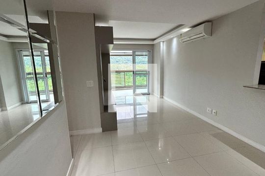 Sala de apartamento à venda com 2 quartos, 90m² em Recreio dos Bandeirantes, Rio de Janeiro