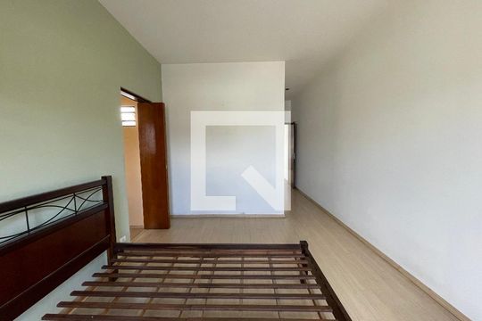 Quarto 3 de casa à venda com 3 quartos, 200m² em Jardim Peri Peri, São Paulo