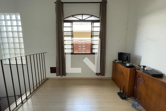 Sala 2 de casa à venda com 3 quartos, 200m² em Jardim Peri Peri, São Paulo