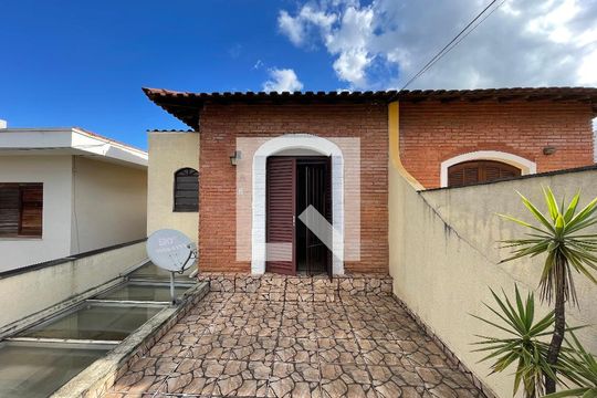 Terraço de casa à venda com 3 quartos, 200m² em Jardim Peri Peri, São Paulo