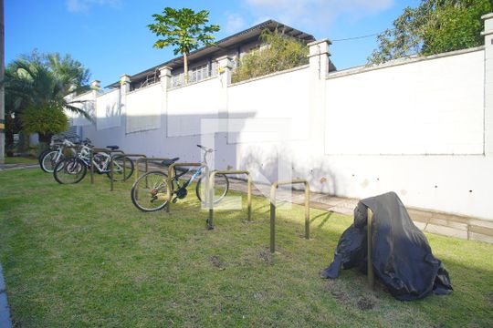 bicicletario de apartamento para alugar com 2 quartos, 60m² em Rondônia, Novo Hamburgo