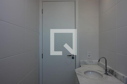 Banheiro Social de apartamento à venda com 2 quartos, 55m² em Vila Dusi, São Bernardo do Campo