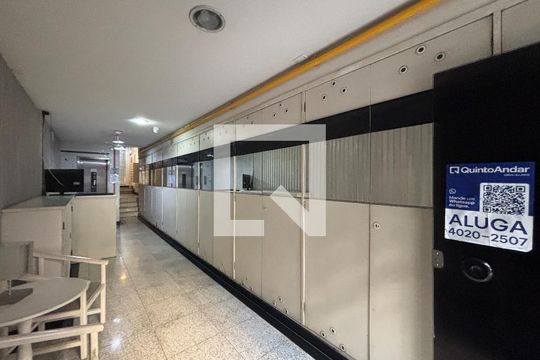 Placa de apartamento para alugar com 2 quartos, 75m² em Copacabana, Rio de Janeiro