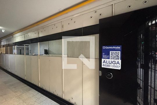 Placa de apartamento para alugar com 2 quartos, 75m² em Copacabana, Rio de Janeiro